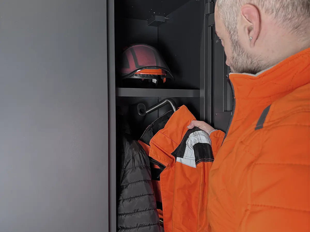 Close up drying cabinet